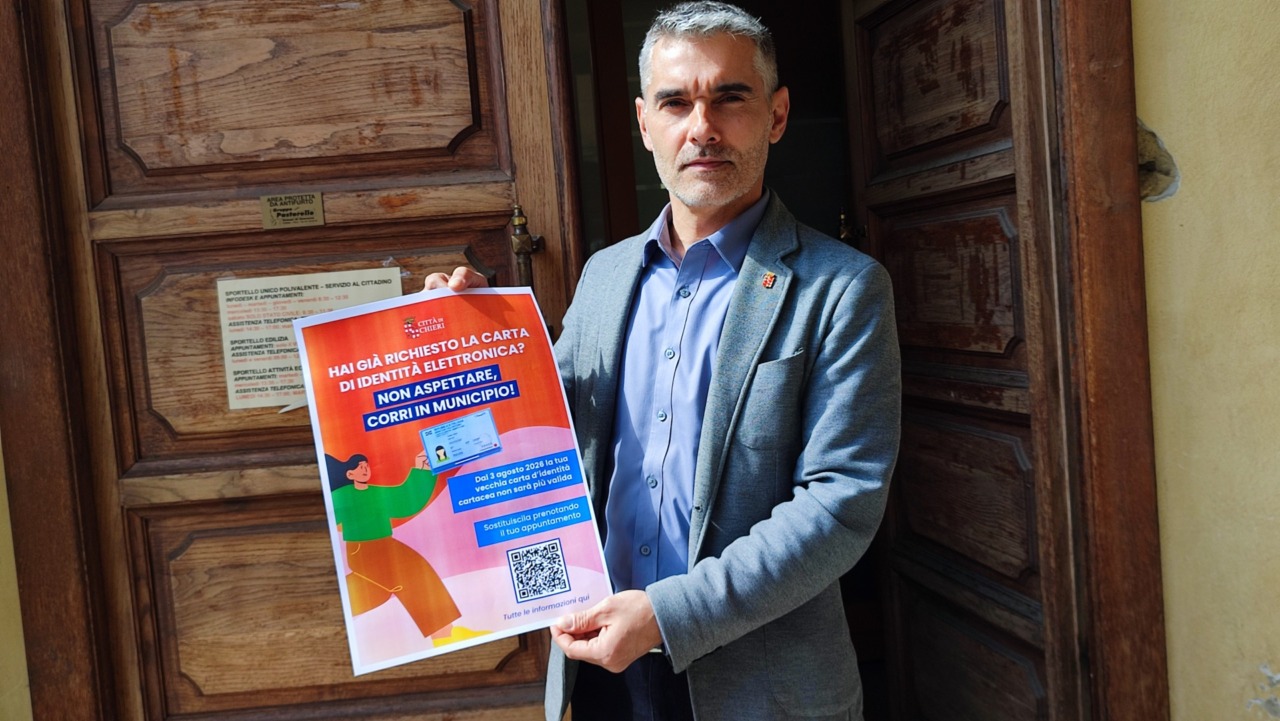 A Chieri ancora 2.870 documenti cartacei: la campagna di comunicazione del Comune per sollecitare i cittadini