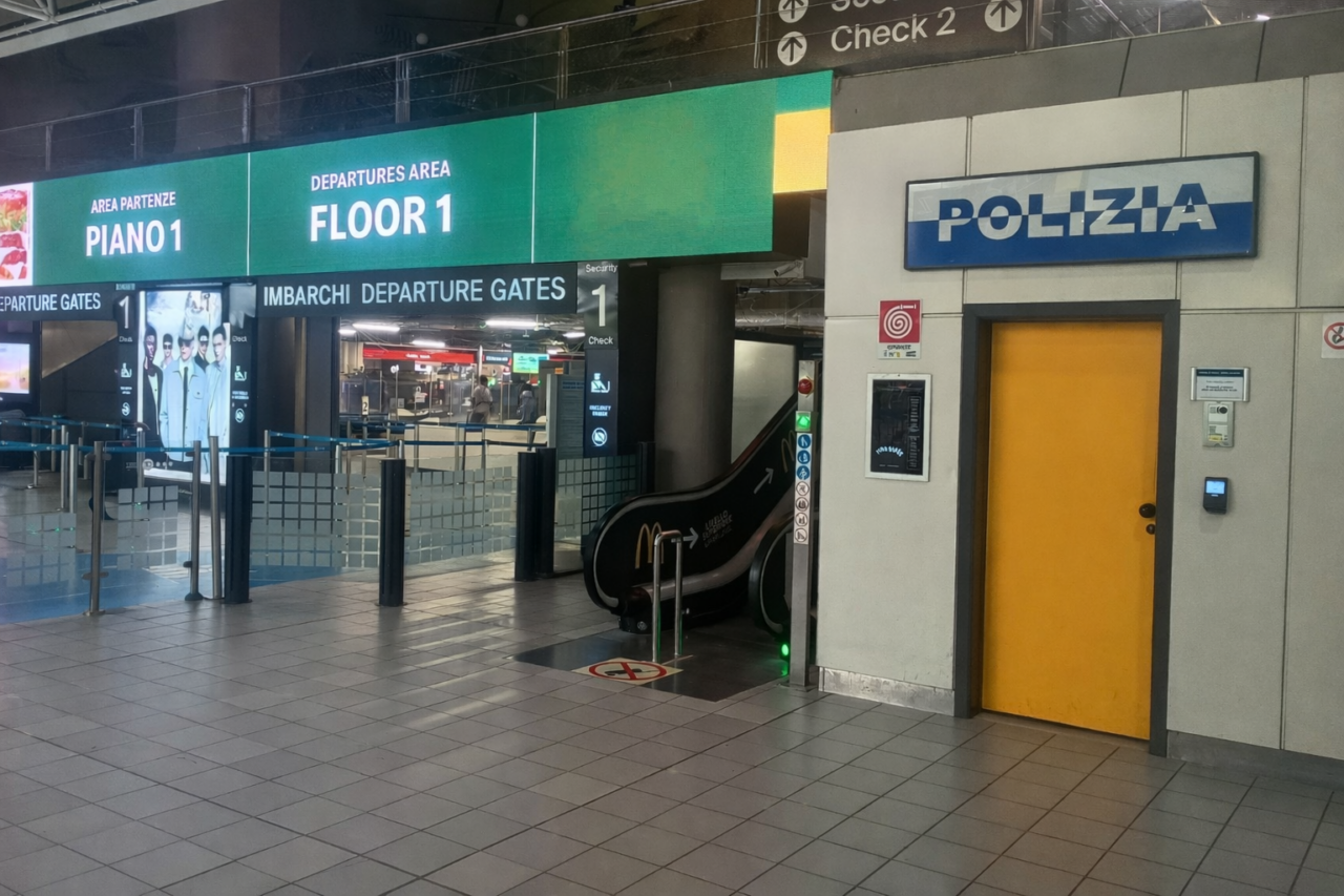 Aeroporto di Caselle: recuperato e restituito il borsello con 2mila euro perso da un’anziana durante i controlli