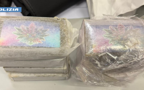 Avevano un chilo di hashish: arrestati