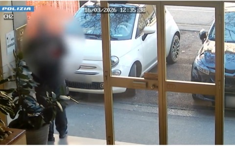 Derubava gli anziani: arrestato finto Carabiniere IL VIDEO