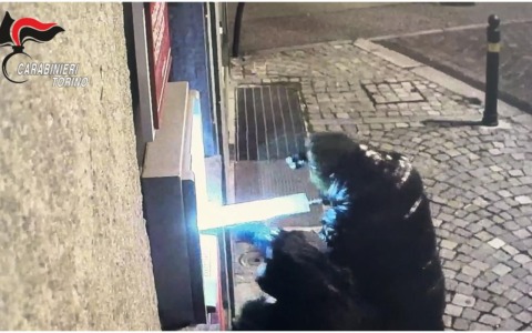 Sgominata la banda della Marmotta: tre arresti dopo l’inseguimento tra le strade di Torino