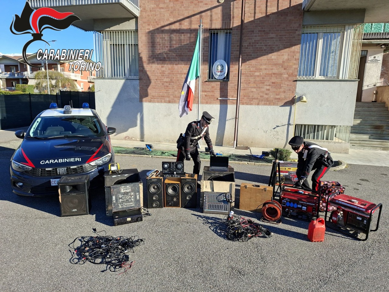 Rave party in aperta campagna a Front, denunciati in 24