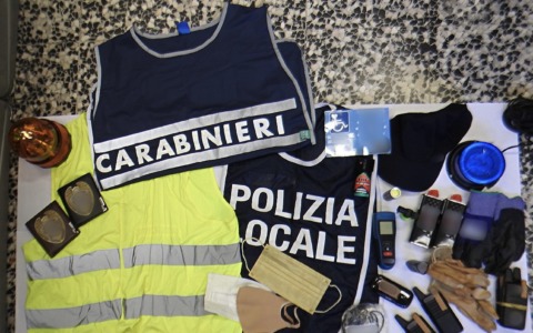 Smascherati dalla polizia i “finti addetti comunali”