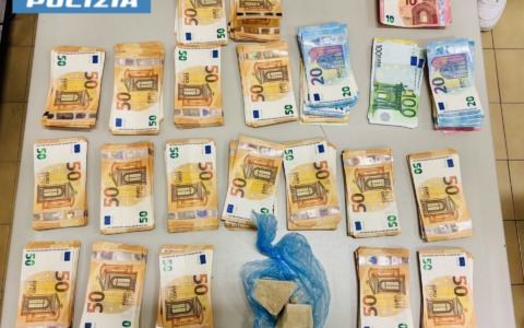Spaccio nella zona nord: arrestato 40enne con eroina e 21mila euro