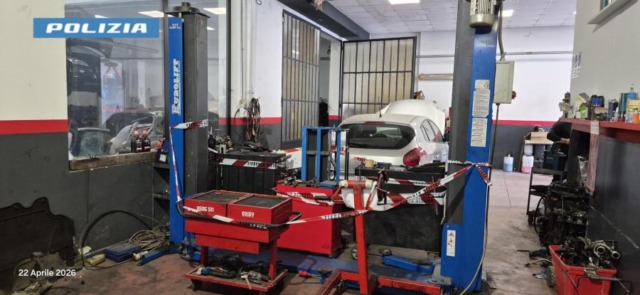 Officine abusive e traffico illecito di ricambi, scatta un arresto