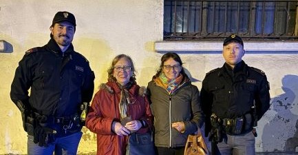 La paura si dissolve in un abbraccio: ritrovata all’alba l’anziana scomparsa a Torino