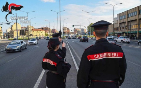 Rapinano un anziano e prelevano al bancomat: quattro arresti