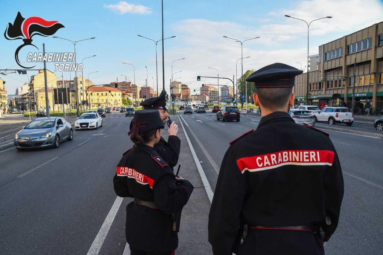 Rapinano un anziano e prelevano al bancomat: quattro arresti