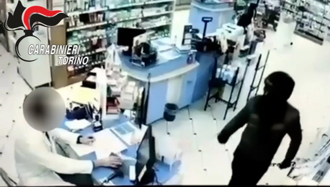 Preso il rapinatore delle farmacie: sette colpi in due mesi