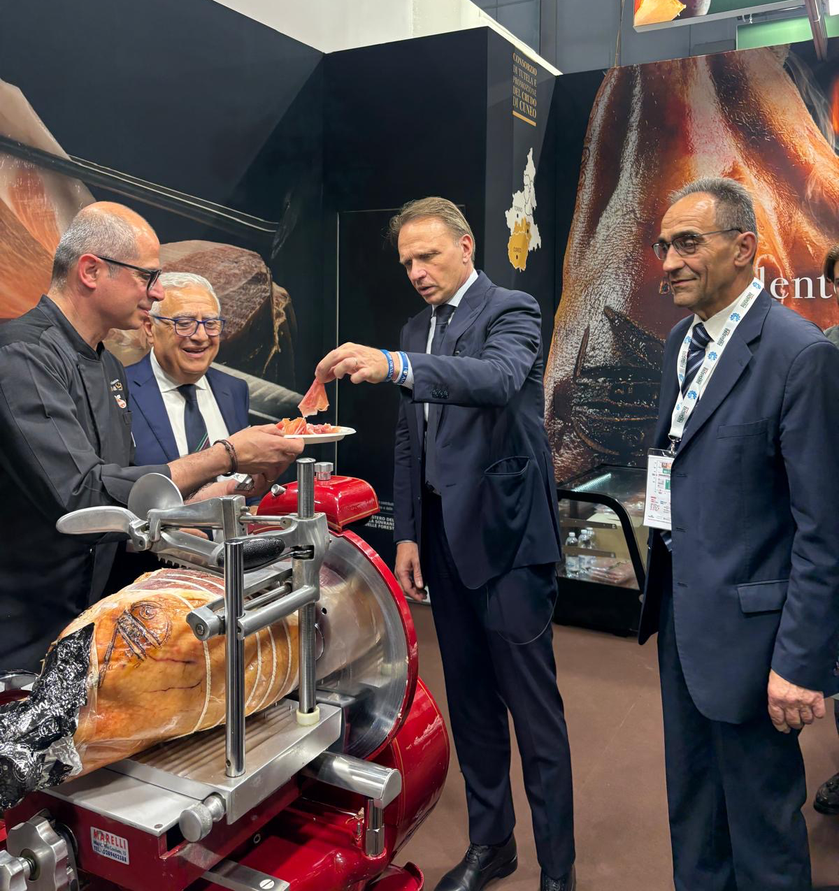 Prosciutto Crudo di Cuneo DOP riceve un plauso dal ministro Lollobrigida e dall’assessore Bongioanni