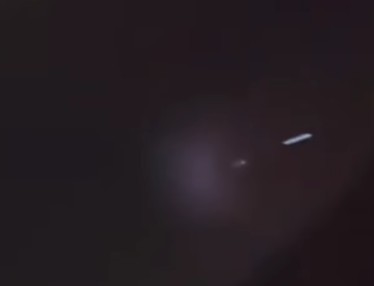 Una scia di luci nel cielo del Piemonte: ecco cos’era