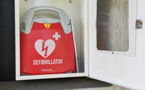Arresto cardiaco durante una corsa alla Mandria: la catena del soccorso salva un uomo
