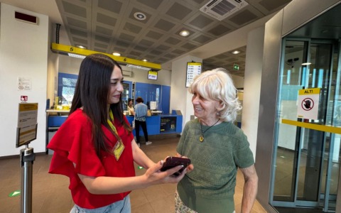 Sempre più over 80 usano l’App di Poste Italiane