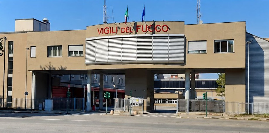 Nuovo colpo ai Vigili del Fuoco, rubate le cesoie usate dai ladri per svaligiare aziende e case
