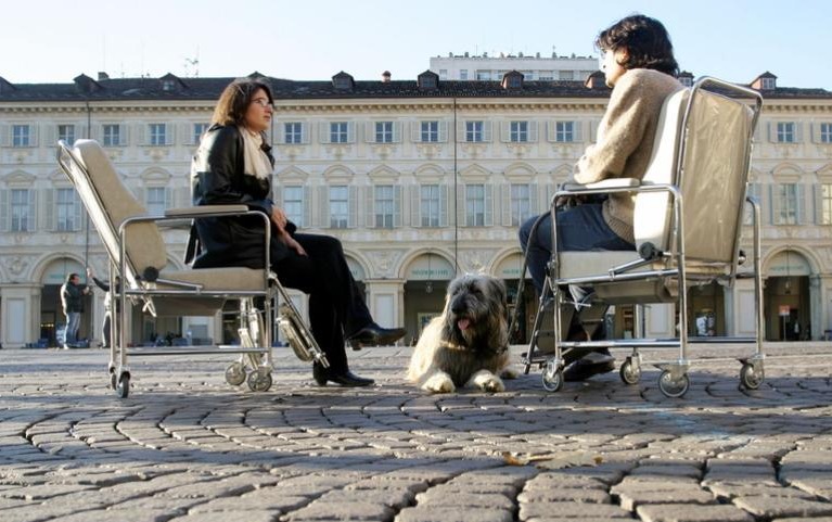Truffe affettive online, primo via libera in Commissione alle misure di sostegno per le vittime