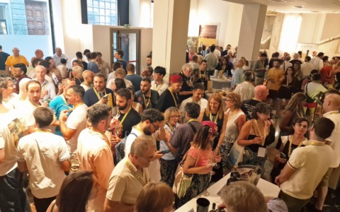 Oltre 300 persone al Mercato del Corso per la serata dedicata ai vini della provincia di Torino