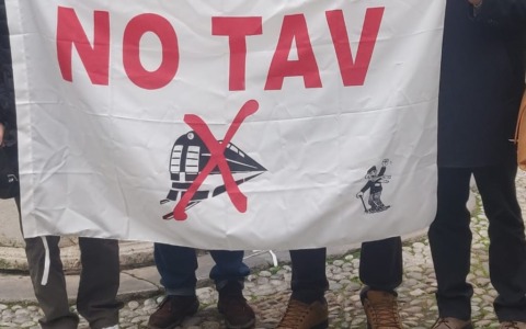 Scontri in Val Susa: il bilancio dei feriti e la cronaca dei disordini