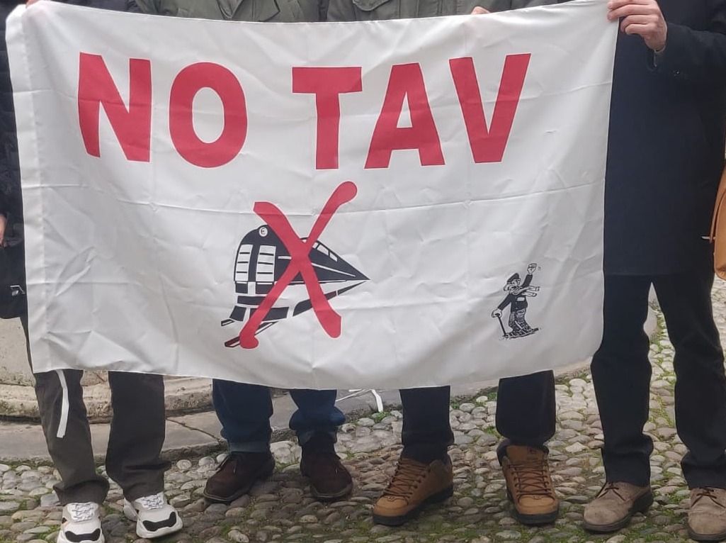 Scontri in Val Susa: il bilancio dei feriti e la cronaca dei disordini