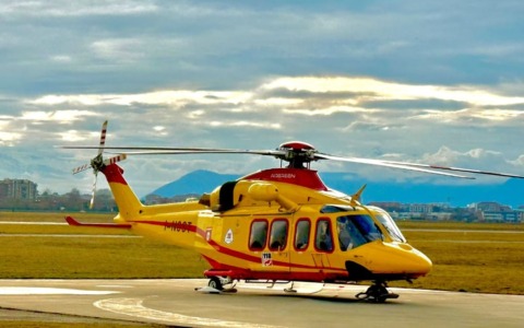 Un cuore in volo sull’Italia, la cooperazione che nell’emergenza salva vite