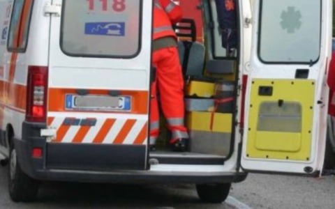 Ragazzina investita da un autobus, è in codice rosso