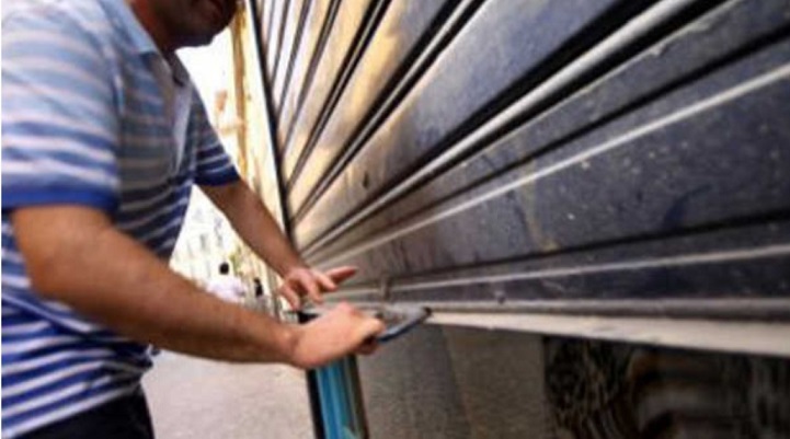 Commercio, in un anno ha chiuso più di un negozio al giorno