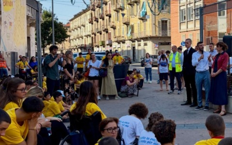 «Io sono Barriera», i giovani puliscono il quartiere