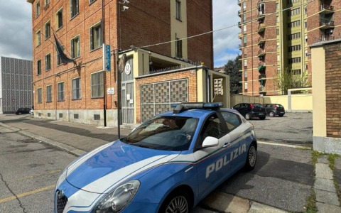 Riconosciuta in Commissariato dal commerciate che aveva appena derubato: arrestata 52enne