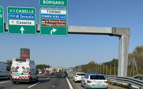 Scontro tra auto e scooter in tangenziale, morto il motociclista