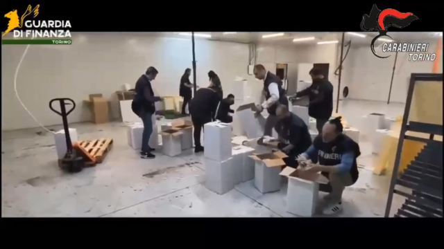Operazione Chain Smoking a Torino: Blitz al Contrabbando di Sigarette con Sequestri per 140 Milioni