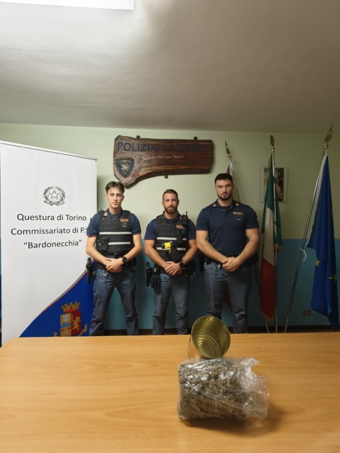 Bardonecchia, la Polizia sequestra mezzo chilo di marijuana