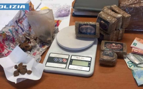 Spaccio e violenza agli agenti: arrestato un 28enne nel quartiere Aurora