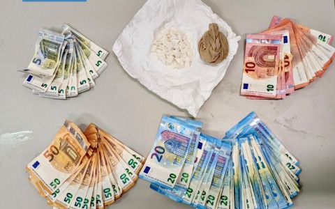 Controlli della Polizia nei parchi di Torino: due arresti e quasi 4.000 euro sequestrati per spaccio