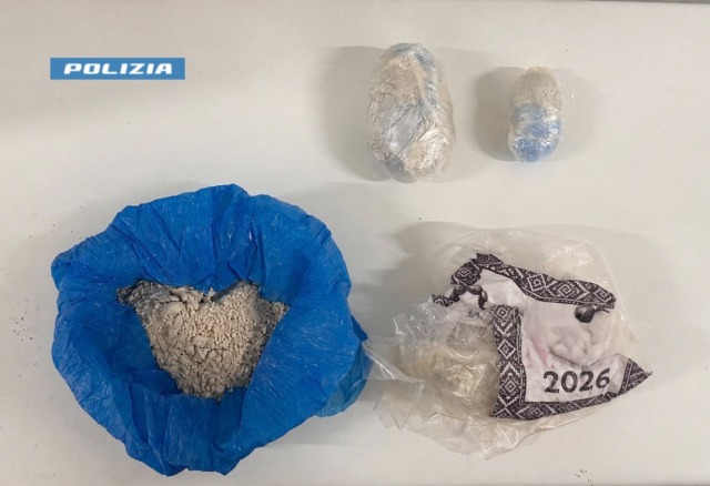 Torino, maxi sequestro di eroina alle Vallette: decisiva la segnalazione sull’app YouPol