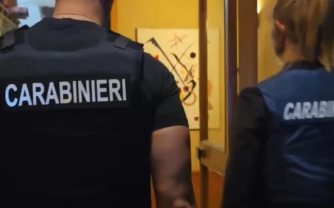 Omicidio Mikel Rroku a Torino: arrestati la moglie e il compagno dopo le indagini dei Carabinieri