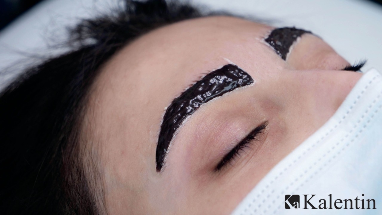 Tinta sopracciglia in monodose: come funziona il formato intense hybrid da 1ml